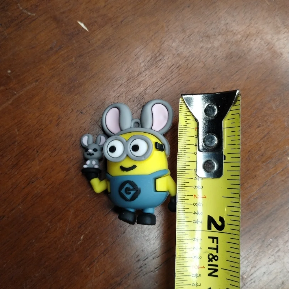 New Minion Character With Mouse Hat Key Holder Keychain